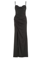 Satinkleid mit Drapierung und Beinschlitz