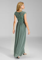 Abendkleid aus Chiffon mit paillettenbesetztem Spitzenoberteil