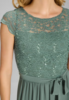 Abendkleid aus Chiffon mit paillettenbesetztem Spitzenoberteil