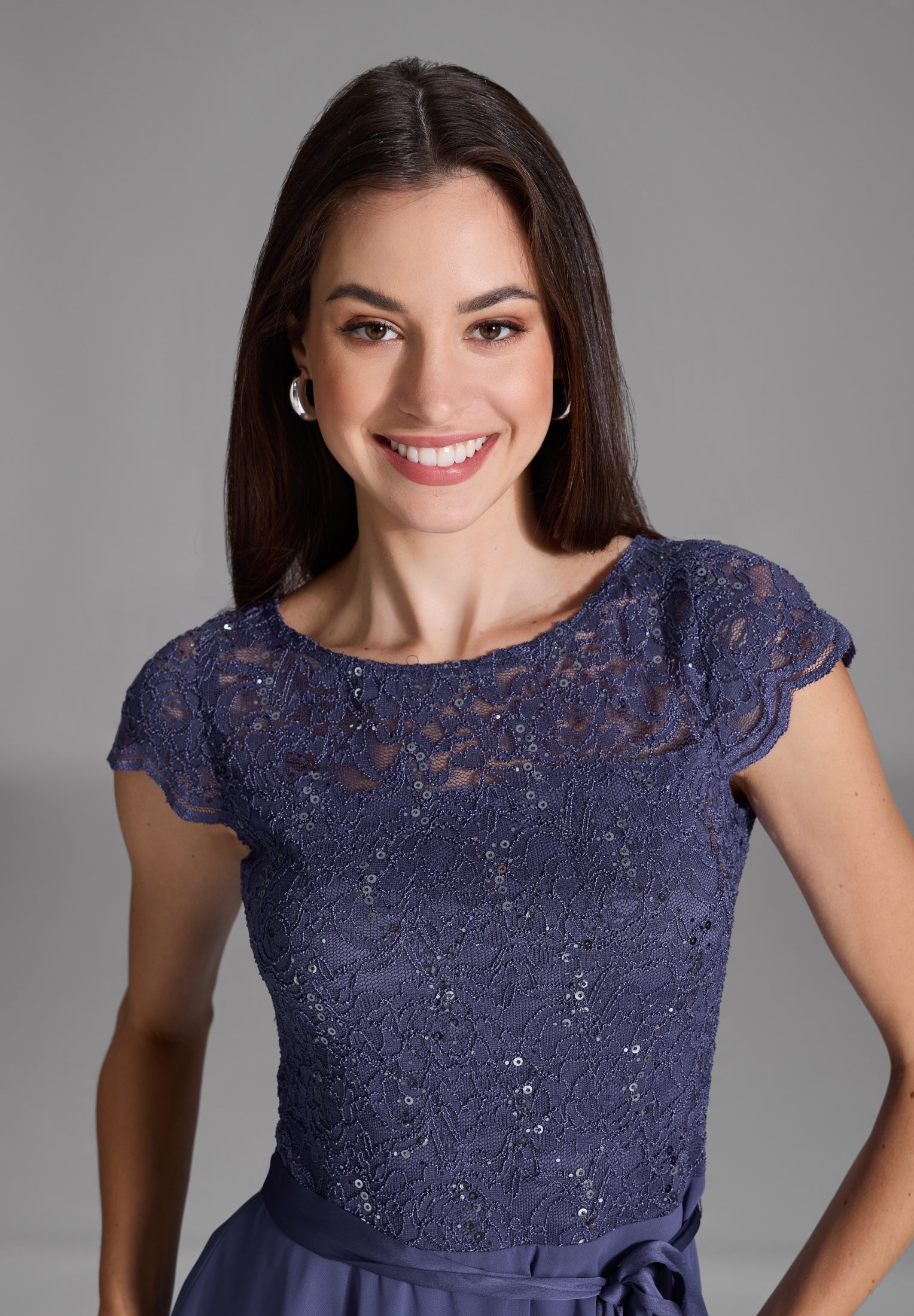 Cocktailkleid mit Spitzenoberteil und Chiffon Rock