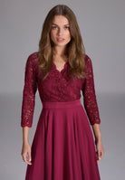 Cocktailkleid aus Material-Mix