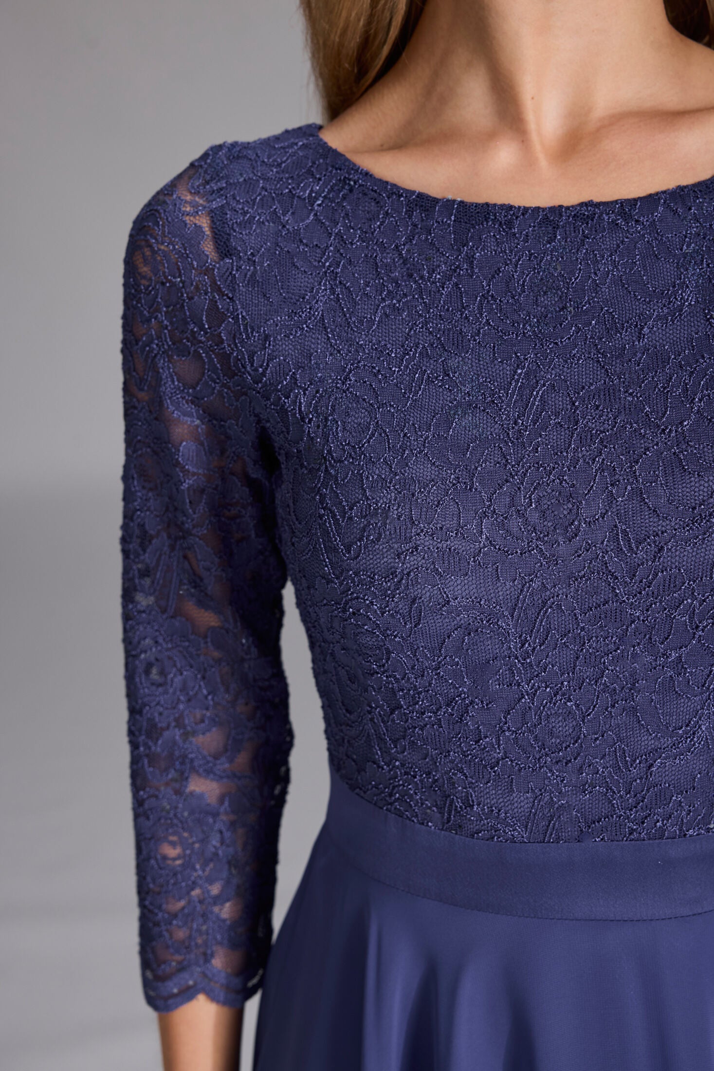 Abendkleid Midi mit Oberteil aus floraler Spitze und Chiffon Rock