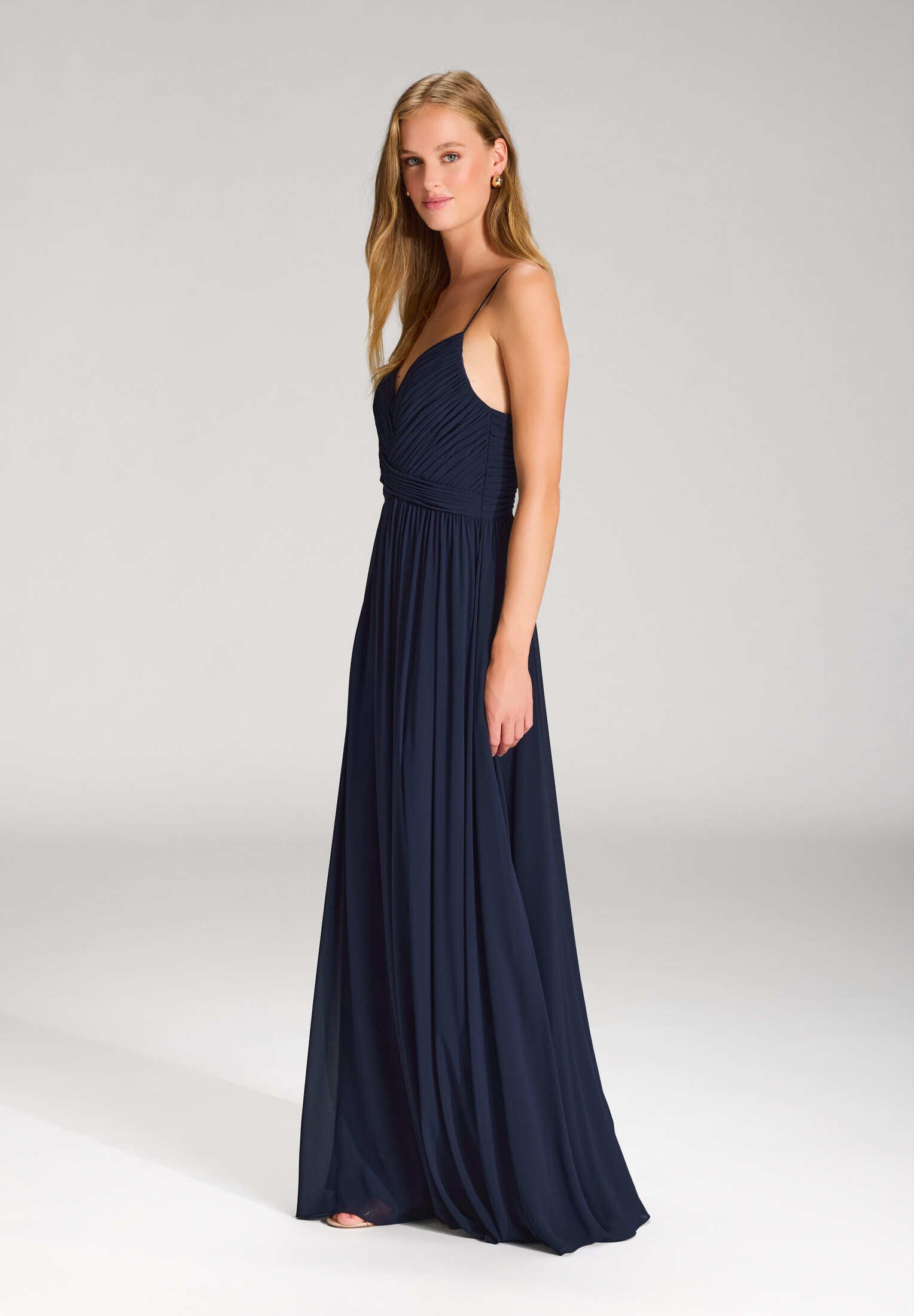 Abendkleid aus Chiffon mit feiner Raffung