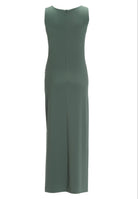 Abendkleid aus Crepe Jersey mit Drapierung und Zierschnalle