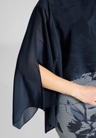 Schlupf-Stola aus Chiffon mit Ärmelschlitzen