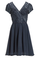 Besticktes Chiffonkleid mit kurzen Ärmeln