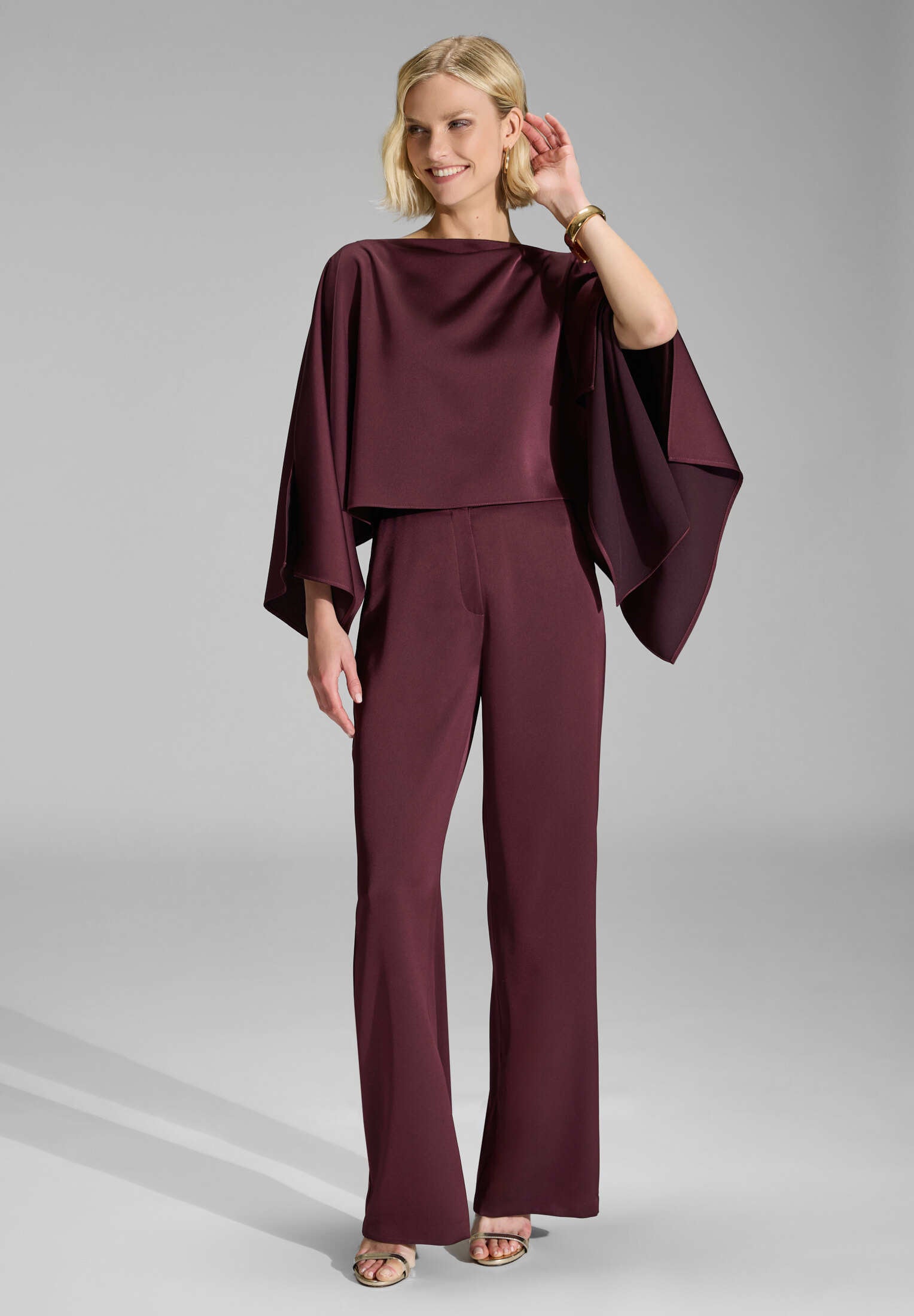 Stola-Top aus Satin mit seitlichen Schlitzen merlot
