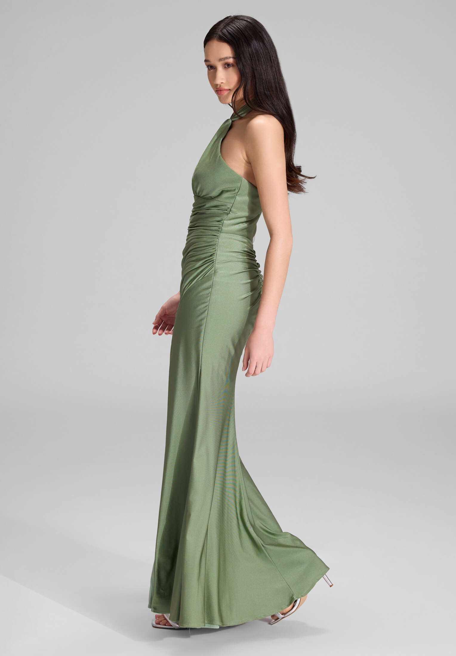 Figurbetontes Neckholder-Kleid aus Jersey
