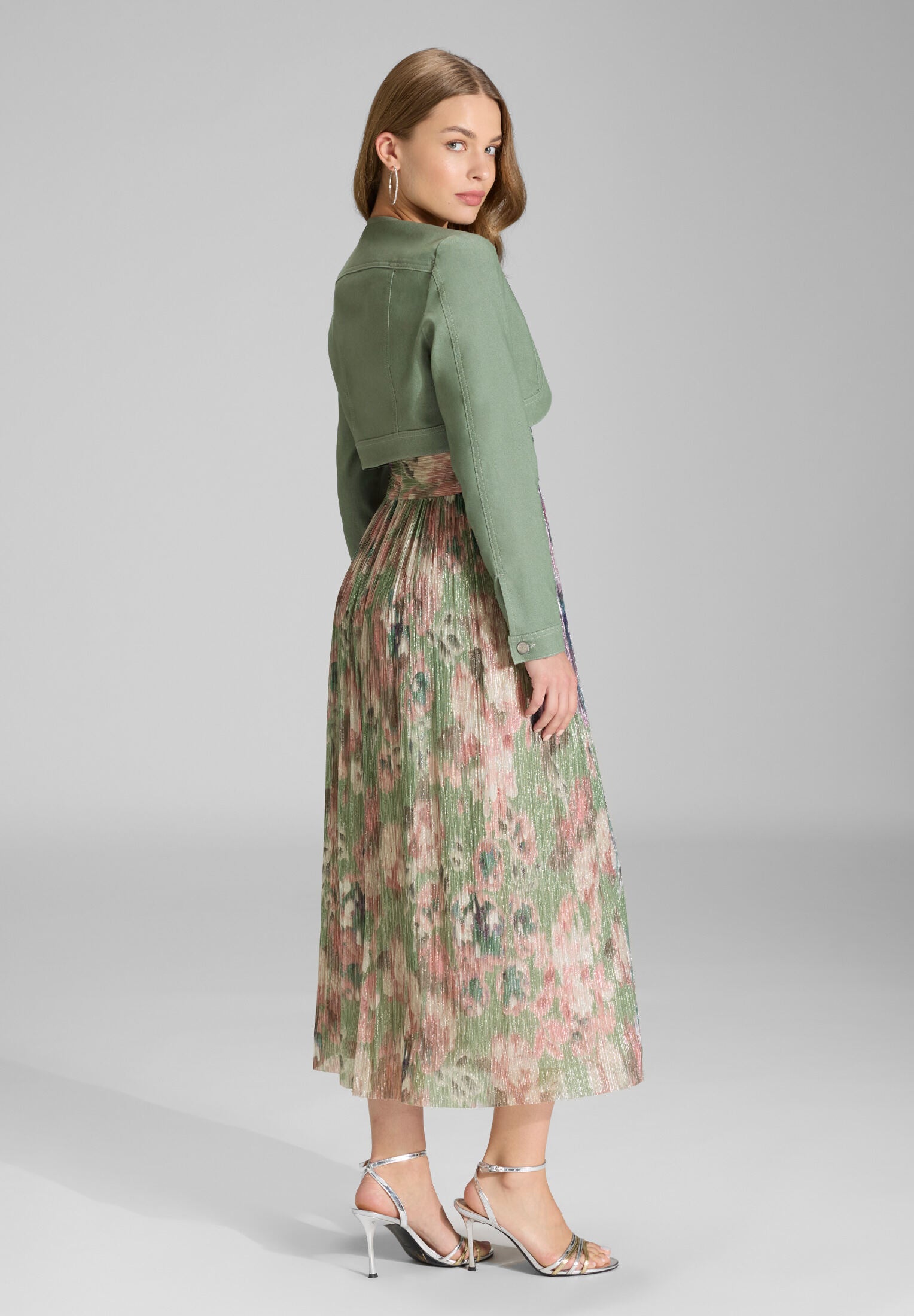 kurze Jeansjacke aus Stretch Denim