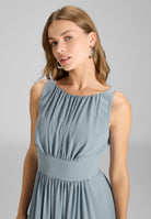 Chiffonkleid mit Taillenpasse