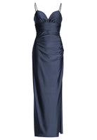 Figurbetontes Abendkleid aus Jersey Satin mit Schnürung im Rücken