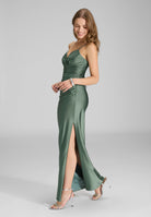 Figurbetontes Abendkleid aus Jersey Satin mit Schnürung im Rücken